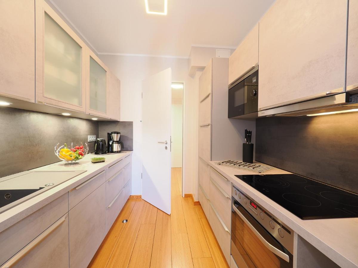 Kaiservillen - Mit 1 Schlafzimmer Und Balkon D125 *